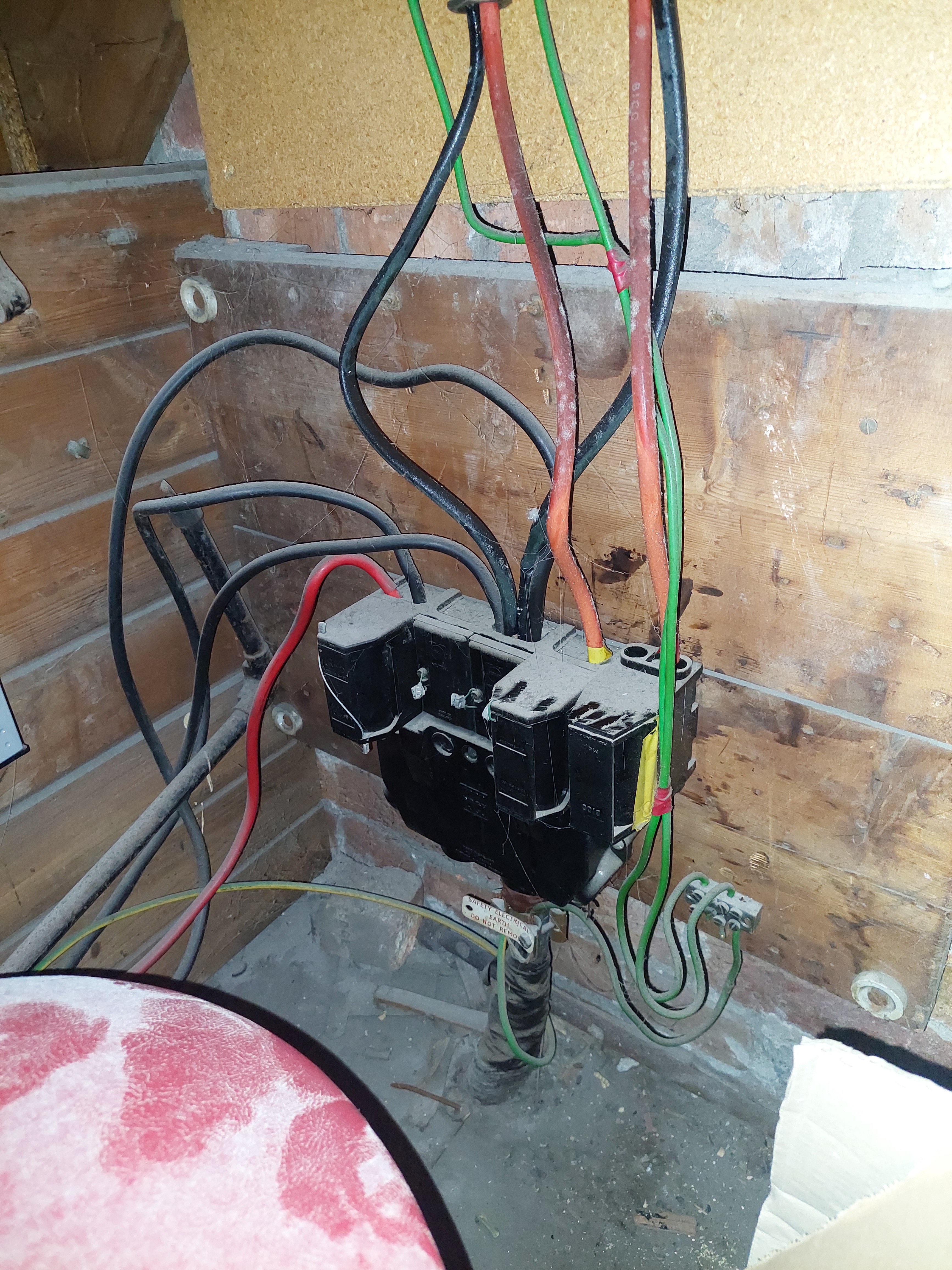 Electrical connection box and wiring